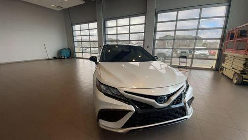 2024 Toyota Camry Hybrid SE