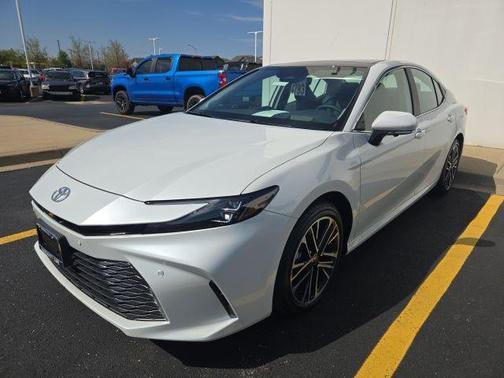 Wind Chill Pearl 2026 Toyota Camry XLE