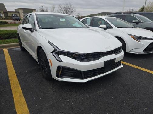 Snow White Pearl 2025 Kia K5 LXS