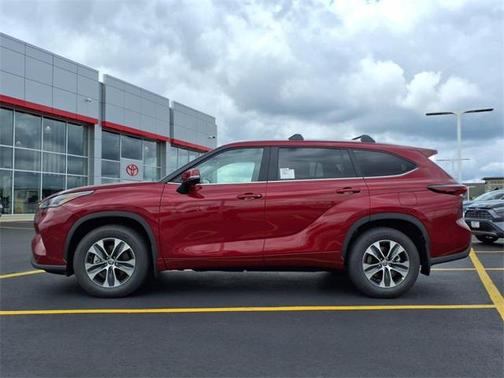 2025 Toyota Highlander XLE