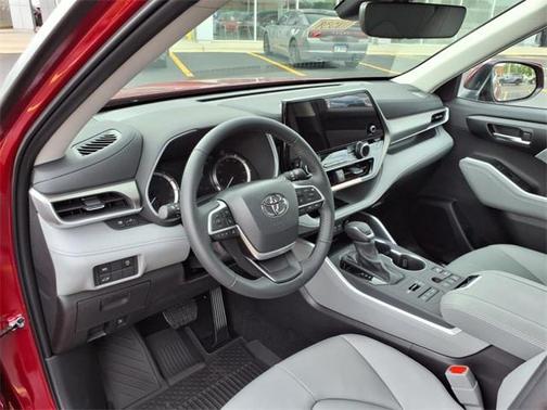 2025 Toyota Highlander XLE