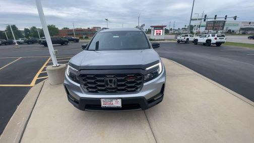 Lunar Silver Metallic 2025 Honda Passport AWD TrailSport