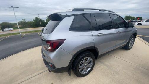 Lunar Silver Metallic 2025 Honda Passport AWD TrailSport