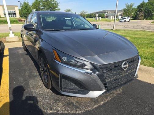 Gun Metallic 2025 Nissan Altima 2.5 SV