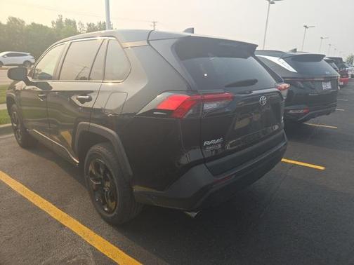 2022 Toyota RAV4 LE