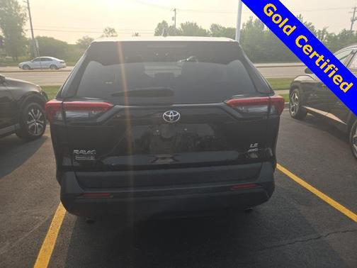 2022 Toyota RAV4 LE
