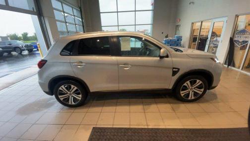 Mercury Gray Metallic 2025 Mitsubishi Outlander Sport 2.0 ES