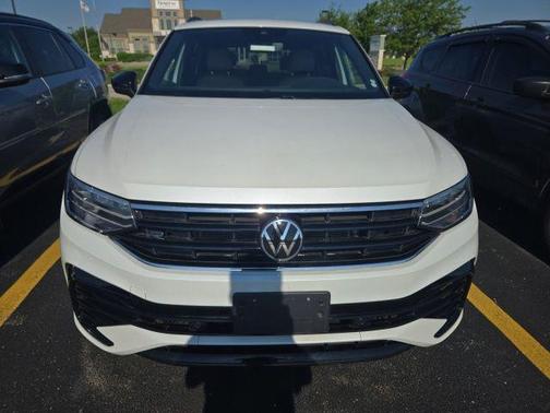 Pure White 2022 Volkswagen Tiguan 2.0T SE R-Line Black 4MOTION