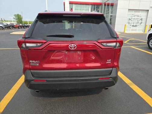 2021 Toyota RAV4 LE