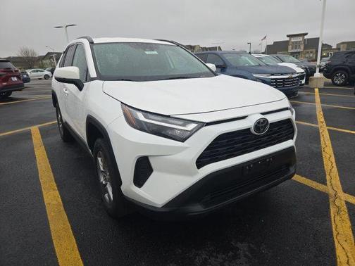 Ice Cap 2024 Toyota RAV4 XLE