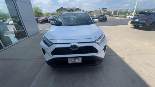 Ice Cap 2024 Toyota RAV4 XLE