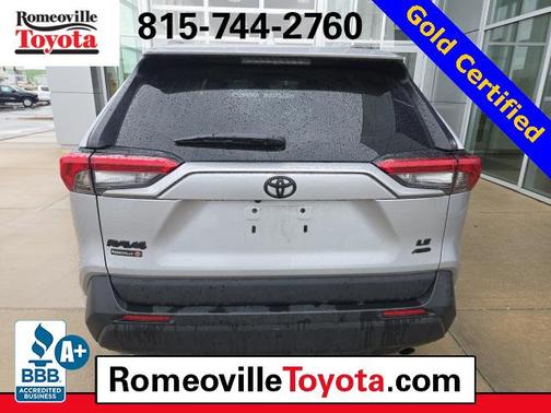 2021 Toyota RAV4 LE