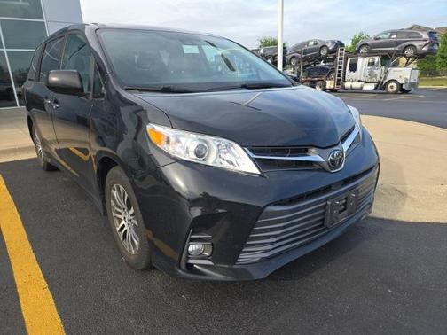 2019 Toyota Sienna XLE Premium