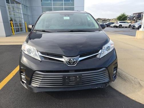 2019 Toyota Sienna XLE Premium