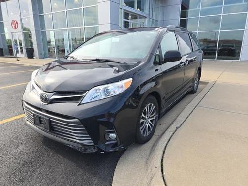 2019 Toyota Sienna XLE Premium