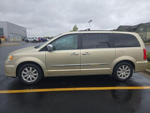 2011 Chrysler Town & Country Touring-L