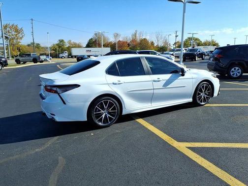 2024 Toyota Camry SE