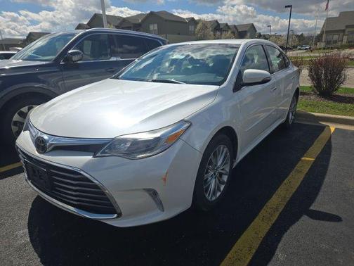 Blizzard Pearl 2018 Toyota Avalon Limited