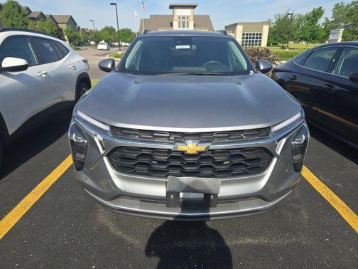 Sterling Gray Metallic 2025 Chevrolet Trax LT