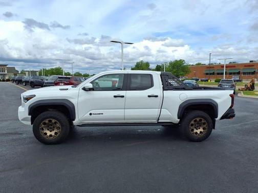 2024 Toyota Tacoma Hybrid Trailhunter