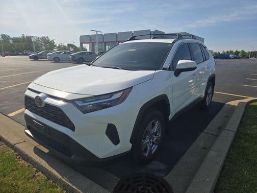 Ice Cap 2024 Toyota RAV4 XLE