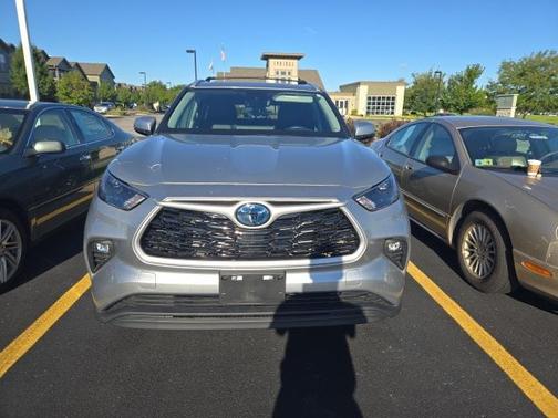 2023 Toyota Highlander Hybrid XLE