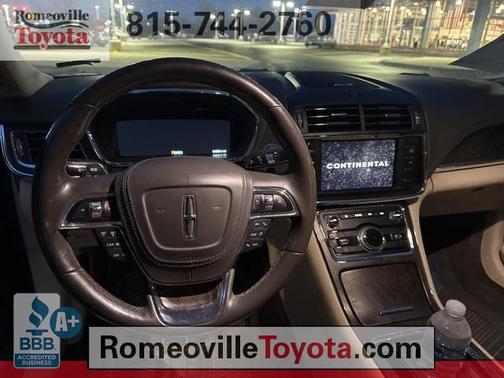 2017 Lincoln Continental Select