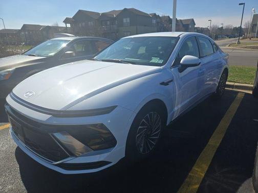 2025 Hyundai SONATA Hybrid SE