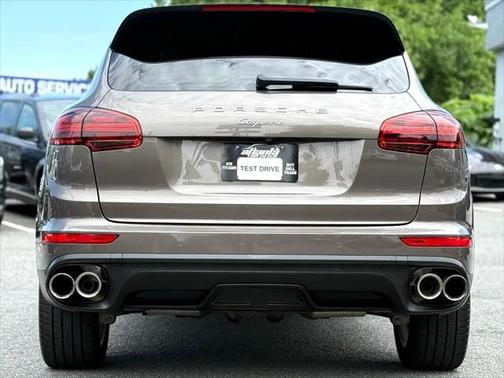 2016 Porsche Cayenne Base