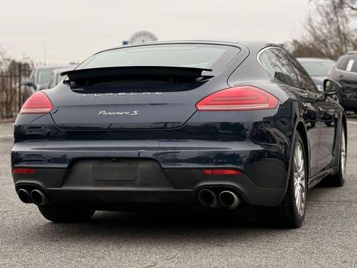 2014 Porsche Panamera 4