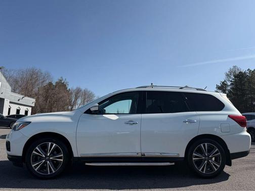 2018 Nissan Pathfinder Platinum