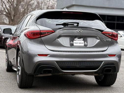 2018 INFINITI QX30 Sport