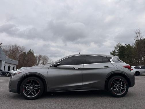 2018 INFINITI QX30 Sport