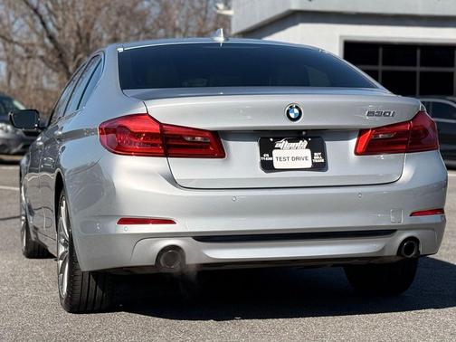 2019 BMW 530 530i