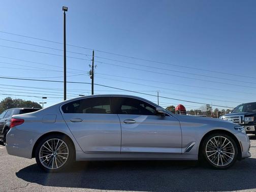 2019 BMW 530 530i