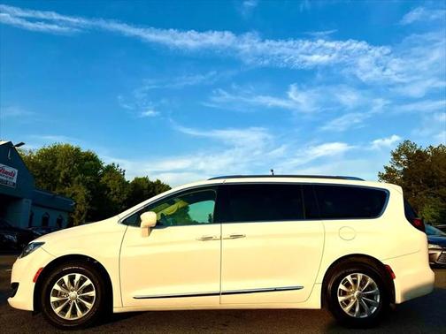 2018 Chrysler Pacifica Touring-L