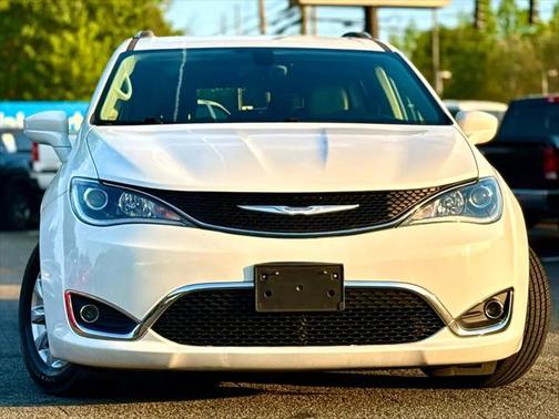 2018 Chrysler Pacifica Touring-L