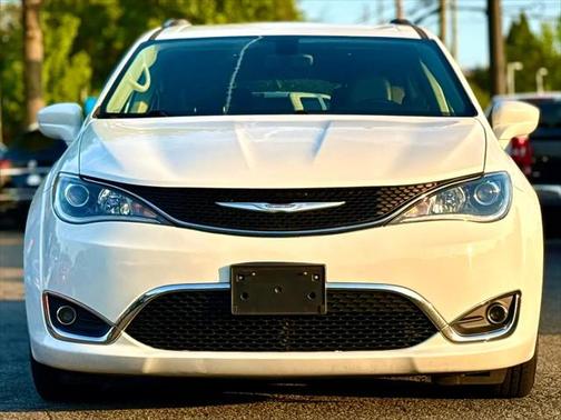 2018 Chrysler Pacifica Touring-L