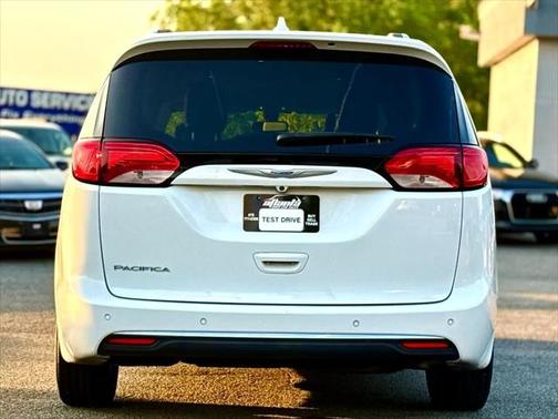 2018 Chrysler Pacifica Touring-L