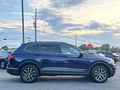 Blue 2021 Volkswagen Tiguan 2.0T SE