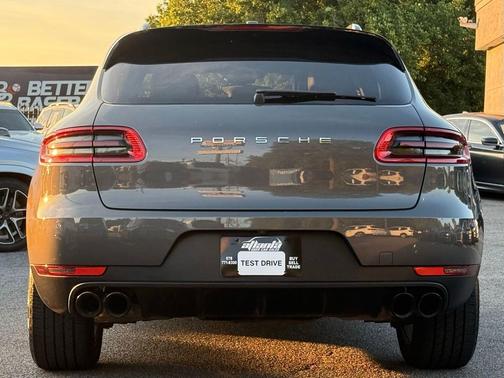 Gray 2018 Porsche Macan Macan