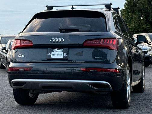 Manhattan Gray Metallic 2020 Audi Q5 45 Premium Plus