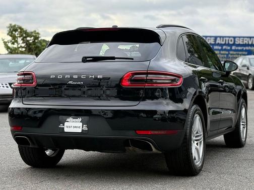 2018 Porsche Macan Sport Edition