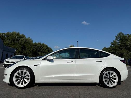 2022 Tesla Model 3 Standard Range