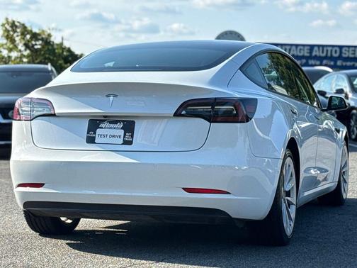 2022 Tesla Model 3 Standard Range