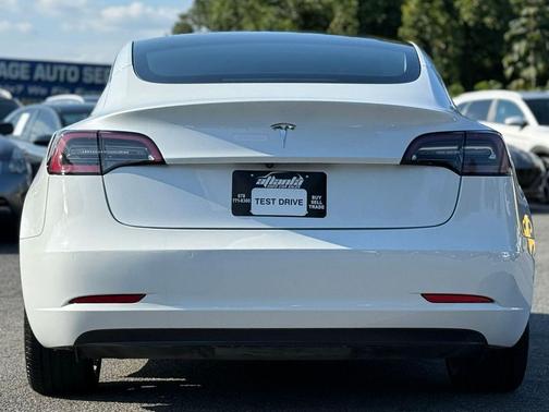 2022 Tesla Model 3 Standard Range