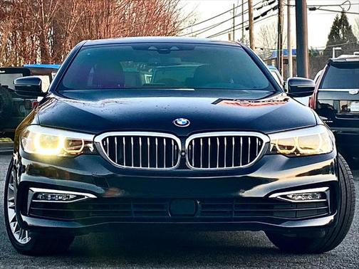 2018 BMW 530 530i Sedan
