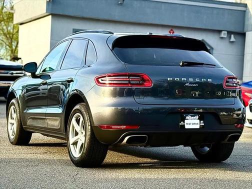 2017 Porsche Macan Base