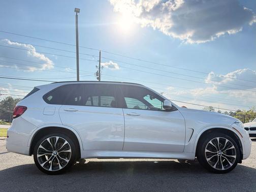 White Metallic 2018 BMW X5 xDrive35i