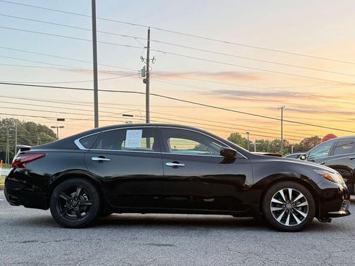 Super Black Clearcoat 2017 Nissan Altima 2.5 SR